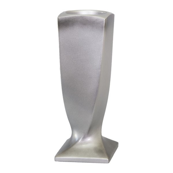 625
